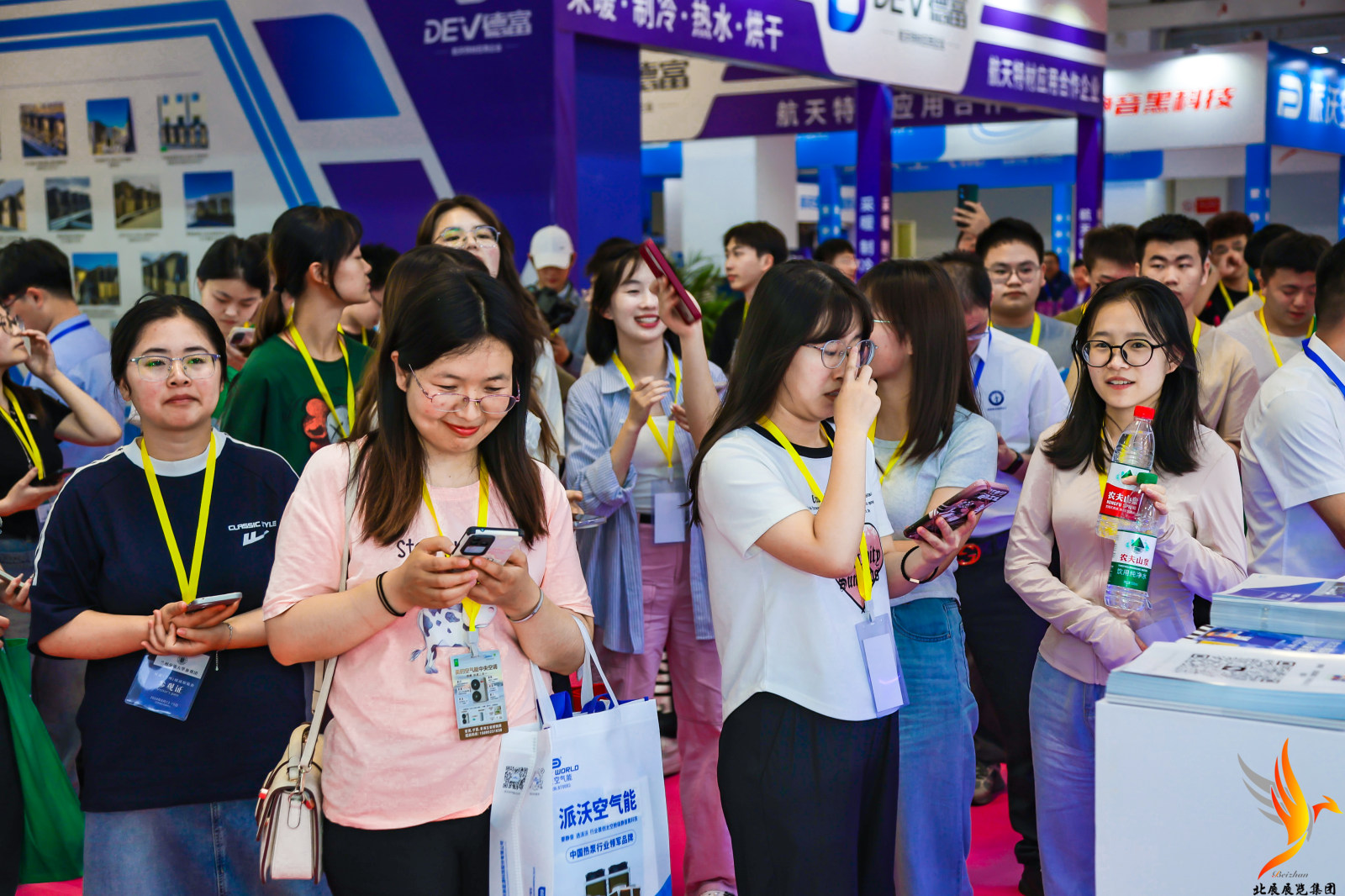 現(xiàn)場(chǎng)人流